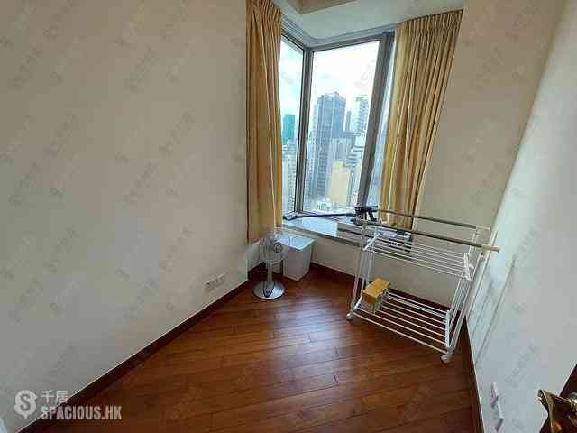 Wan Chai - The Avenue Phase 2 Block 1 06