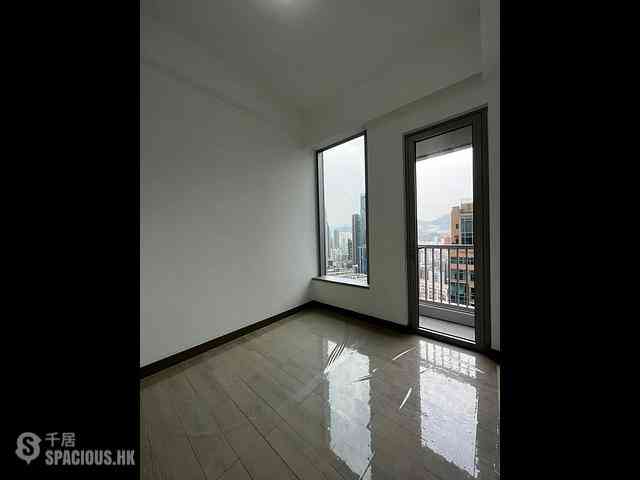 Tai Kok Tsui - L・Living 23 03