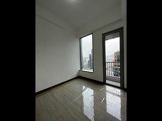 Tai Kok Tsui - L・Living 23 02