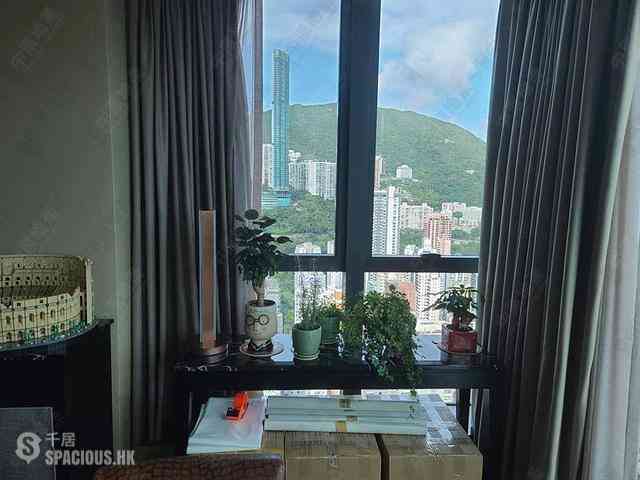 Happy Valley - The Colonnade 04