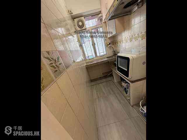Kennedy Town - Jade Court Block B 04