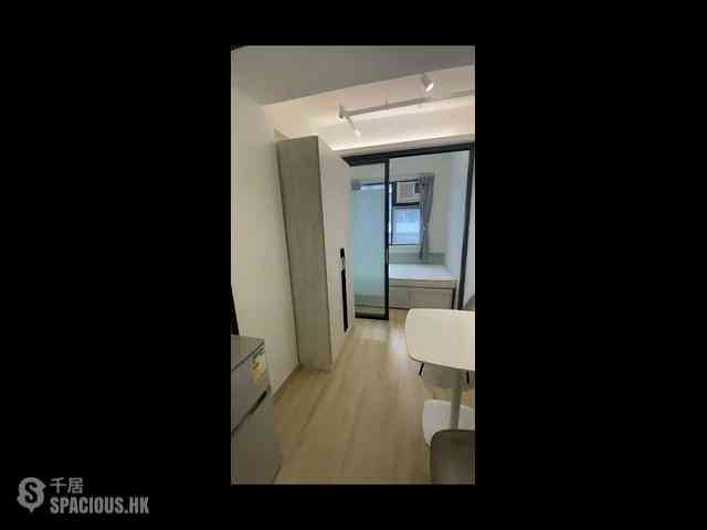 Sheung Wan - 114, Des Voeux Road West 02