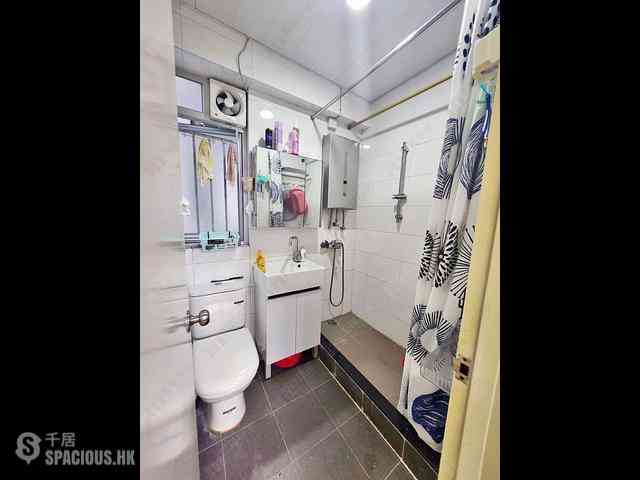 Tsuen Wan - Tsuen Wan Garden Lucky Court (Block D) 04
