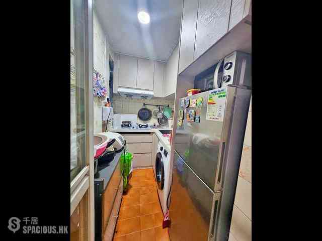 Tsuen Wan - Tsuen Wan Garden Lucky Court (Block D) 06