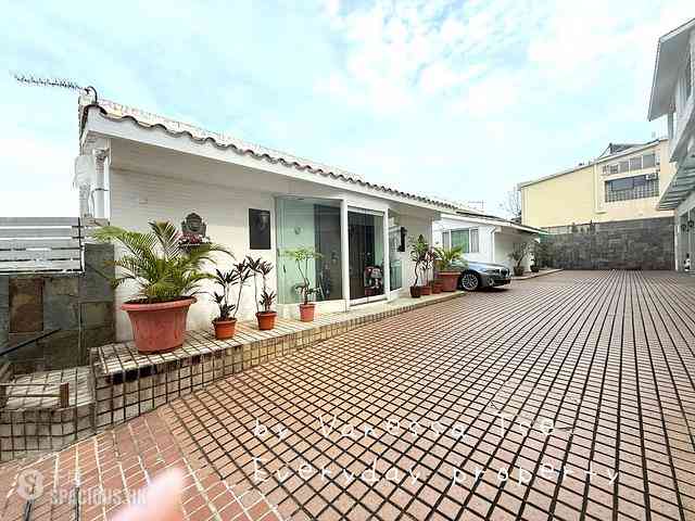 Clear Water Bay - Villa Blanche 02