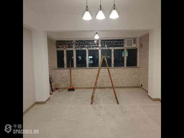 Sai Ying Pun - Tak Yan Building 02
