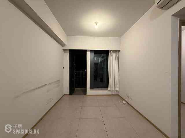 Yuen Long - Atrium House 01