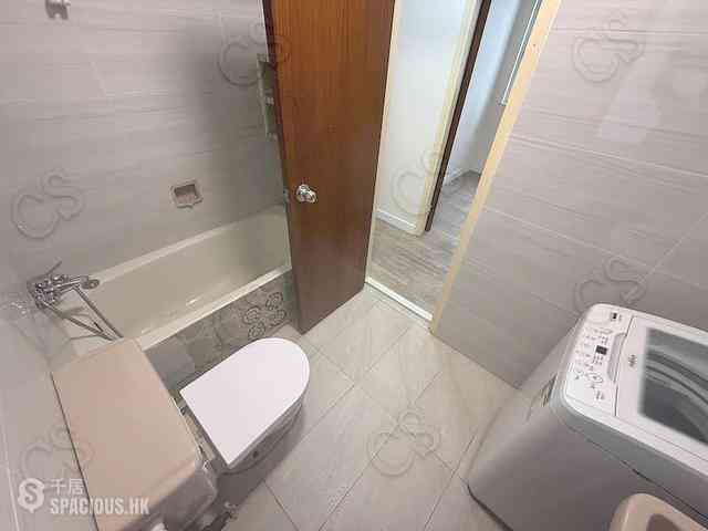 Quarry Bay - Nan Fung Sun Chuen Block 6 01