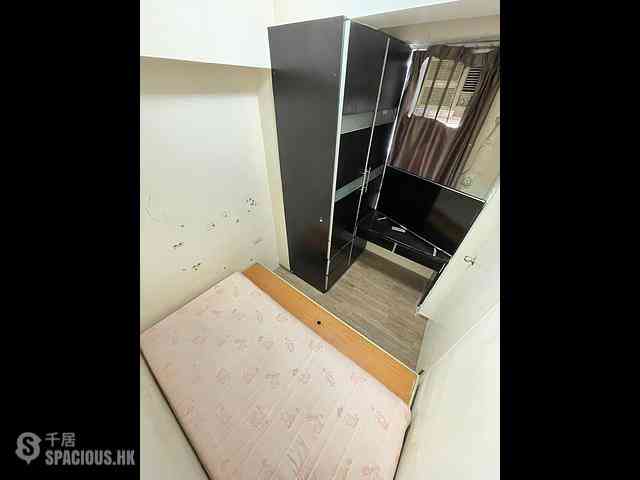 Sai Ying Pun - Wing Wah Building 02