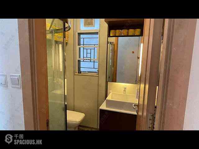 Quarry Bay - The Orchards Block 1 05