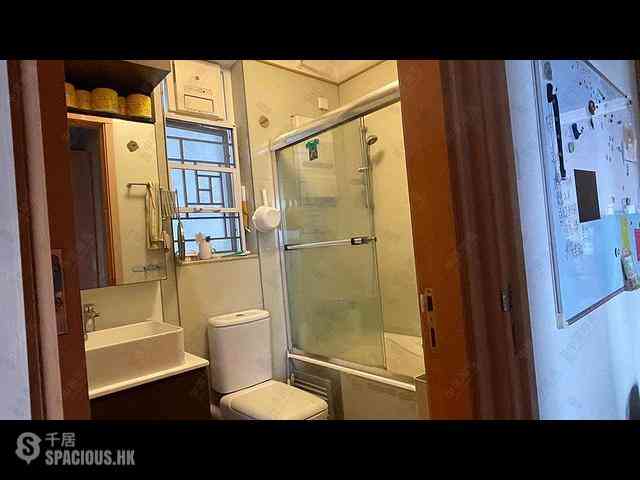 Quarry Bay - The Orchards Block 1 06