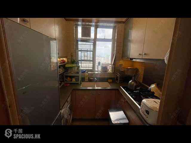 Quarry Bay - The Orchards Block 1 07