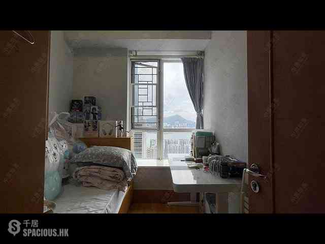 Quarry Bay - The Orchards Block 1 08