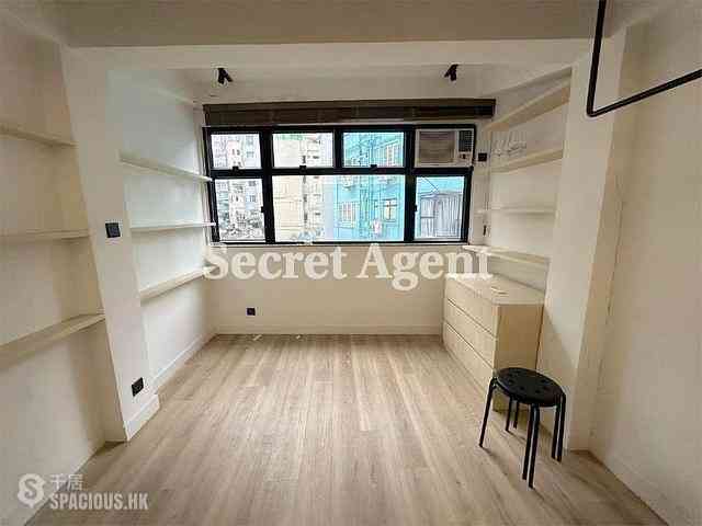 Central - 67, Hollywood Road 06
