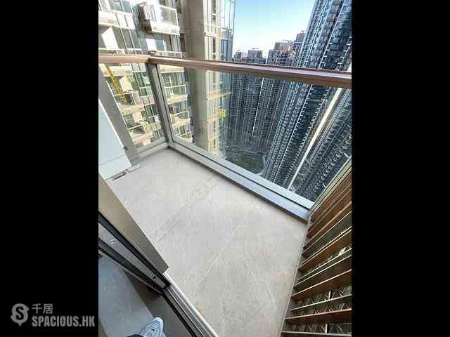 Lohas Park - Lohas Park Phase 11C Villa Garda II Tower 2B 02