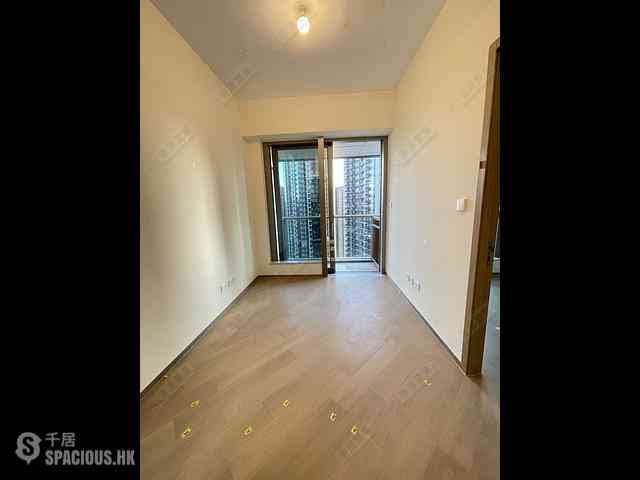 Lohas Park - Lohas Park Phase 11C Villa Garda II Tower 2B 03