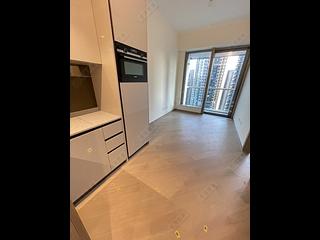 Lohas Park - Lohas Park Phase 11C Villa Garda II Tower 2B 04