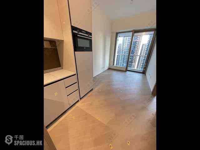 Lohas Park - Lohas Park Phase 11C Villa Garda II Tower 2B 04