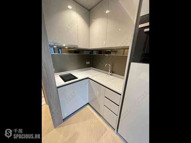 Lohas Park - Lohas Park Phase 11C Villa Garda II Tower 2B 05