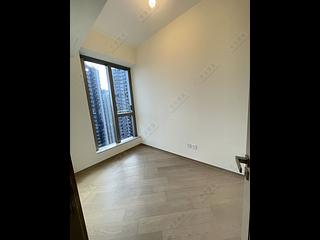 Lohas Park - Lohas Park Phase 11C Villa Garda II Tower 2B 06