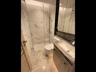 Lohas Park - Lohas Park Phase 11C Villa Garda II Tower 2B 07