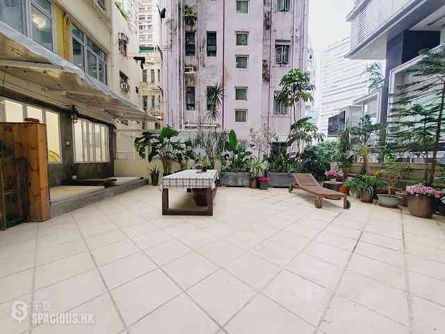 Wan Chai - Pao Yip Building 01