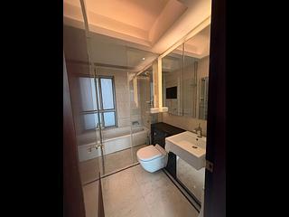 Tai Kok Tsui - One Silversea 03