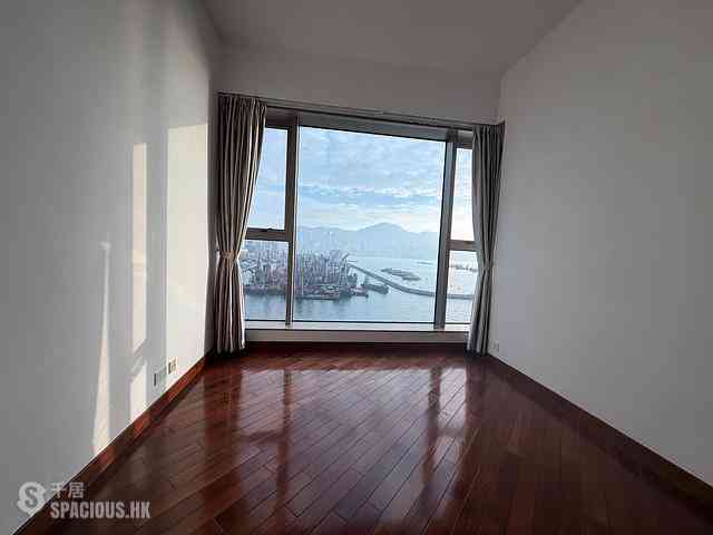 Tai Kok Tsui - One Silversea 04