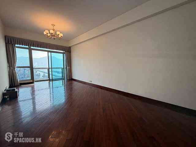 Tai Kok Tsui - One Silversea 13