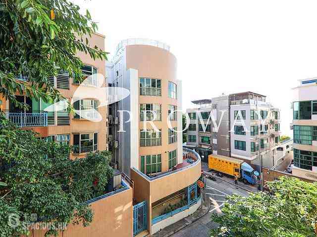 Pok Fu Lam - 18-22, Crown Terrace 02