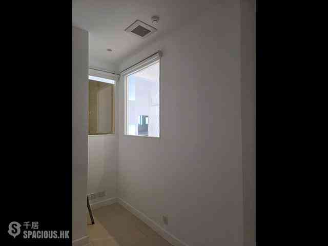 Soho - Caravan Court 02