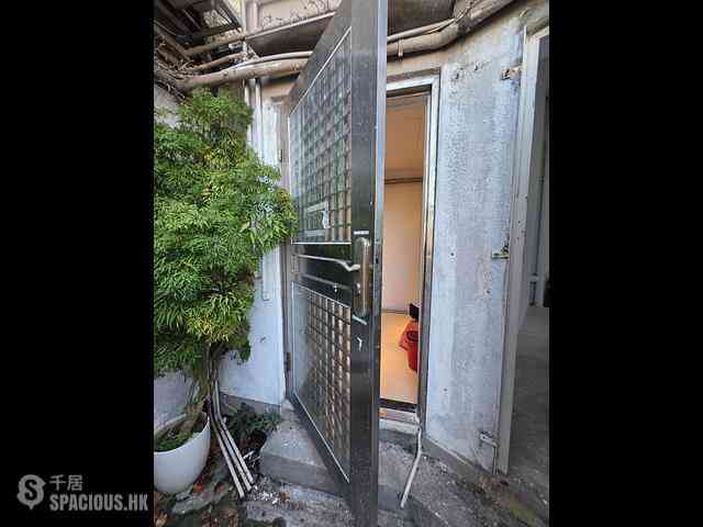 Soho - Caravan Court 04