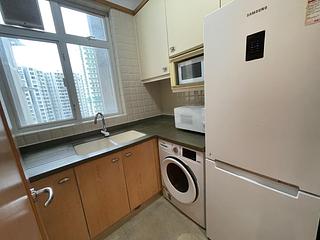 Quarry Bay - The Orchards Block 1 04
