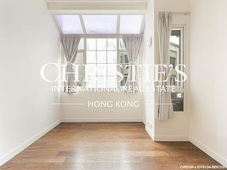 Pok Fu Lam - Albany Court 10