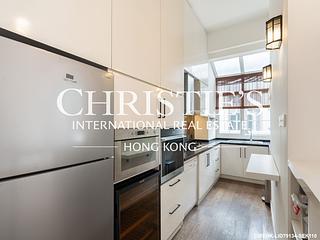 Pok Fu Lam - Albany Court 11