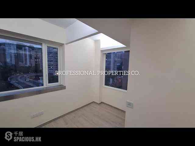 Causeway Bay - Lok Sing Centre 02