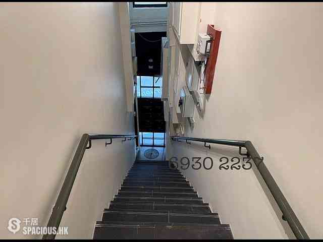 Sheung Wan - 64, Bonham Strand 08