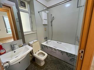 Quarry Bay - The Orchards Block 1 05