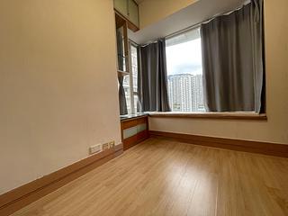 Quarry Bay - The Orchards Block 1 08