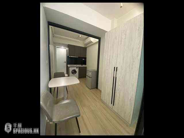 Sheung Wan - 100-102, Des Voeux Road West 08