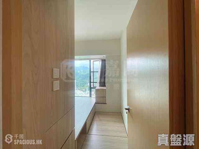 Tseung Kwan O - The Metro City Phase 2 Block 1 04