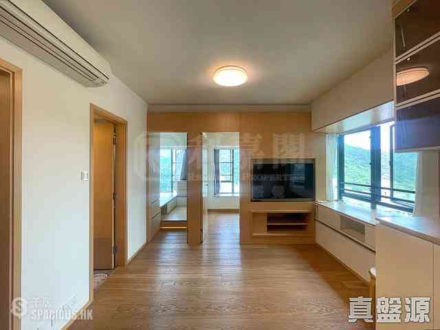 Tseung Kwan O - The Metro City Phase 2 Block 1 01