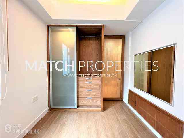 Sai Ying Pun - Hang Yue Building 03