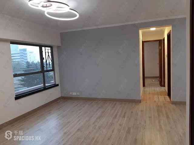 Shau Kei Wan - Newton Harbour View Block 1 01