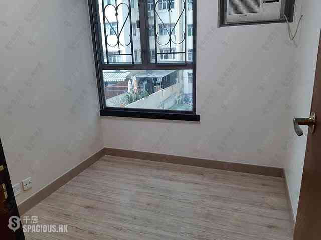 Shau Kei Wan - Newton Harbour View Block 1 03