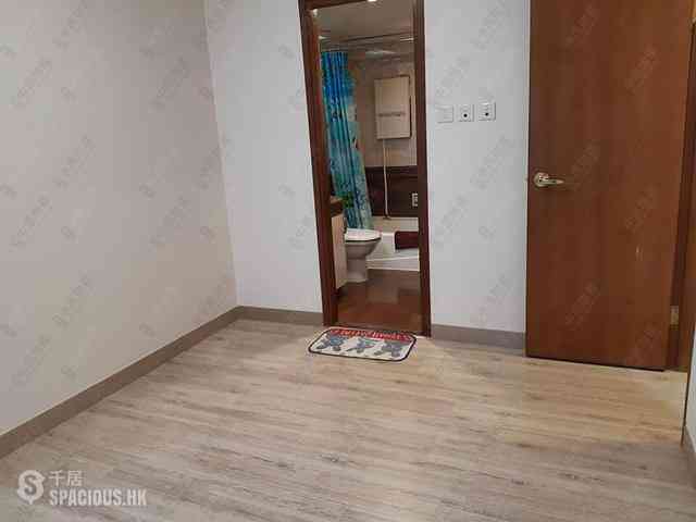 Shau Kei Wan - Newton Harbour View Block 1 06