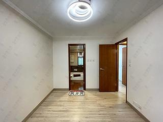 Shau Kei Wan - Newton Harbour View Block 1 09