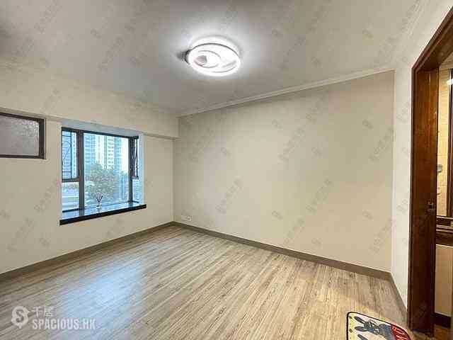 Shau Kei Wan - Newton Harbour View Block 1 10