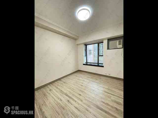 Shau Kei Wan - Newton Harbour View Block 1 11