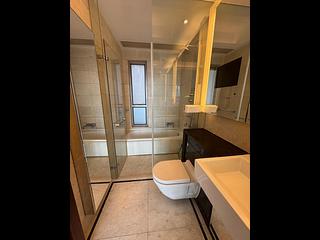 Tai Kok Tsui - One Silversea Tower 6 08